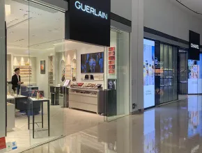 Guerlain Festival Walk Shop