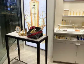 Guerlain Festival Walk Shop